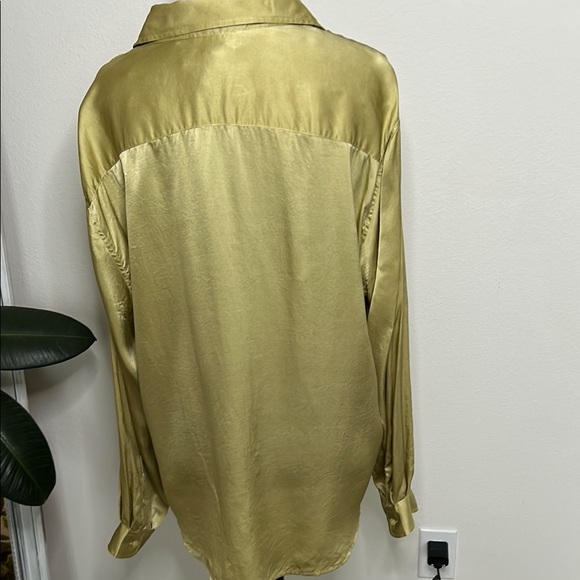 Evan Picone SILK light olive green long sleeve Blouse - Picture 7 of 13